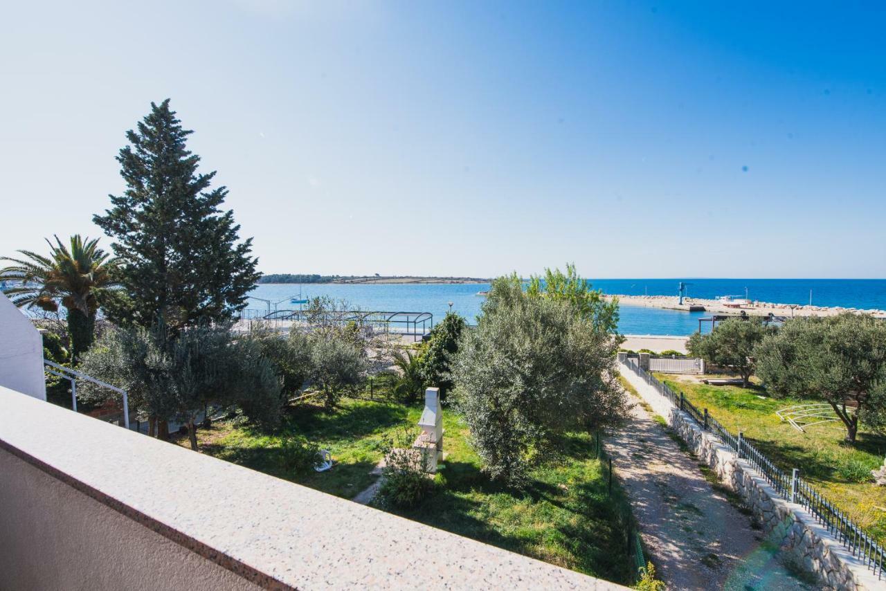 Apartments By The Sea Semy Novalja Εξωτερικό φωτογραφία